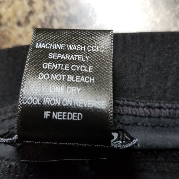 SOHO Stretch Capri Pants - Picture 5 of 8